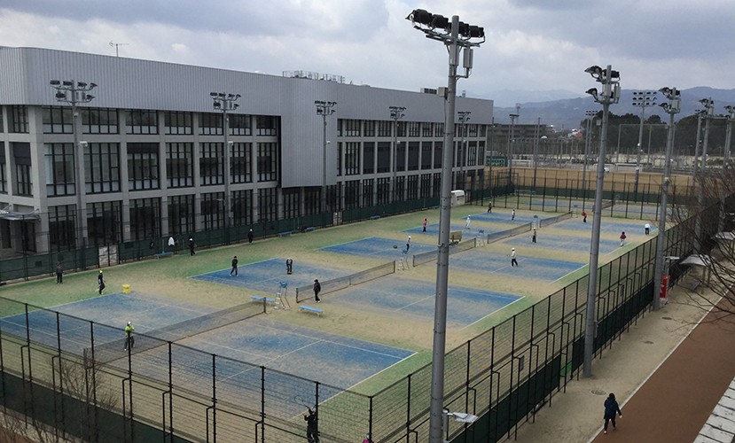 春日市総合スポーツセンターテニスコート